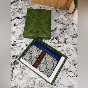 USED Gucci Navy and Beige GG Card Holder